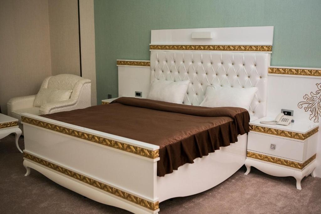 هتل آزالیا باکو